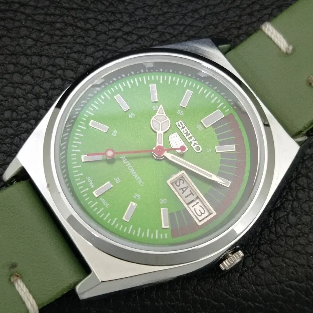 Vintage 1989 Seiko Automatic Mens Silver Watch W/daydate & Silver Accents